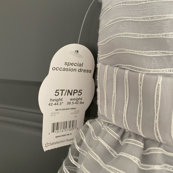 *2 for 20$* NWT dress size 5T - Picture 5 of 6